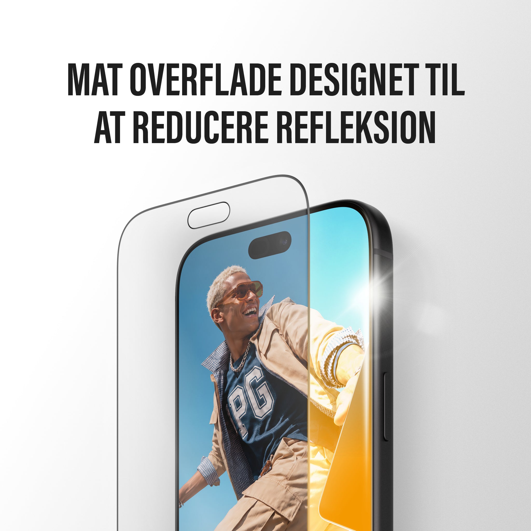 PanzerGlass® Anti-reflective Armor Skærmbeskyttelse iPhone 18 Pro m. FASTFIT IN-A-BOX